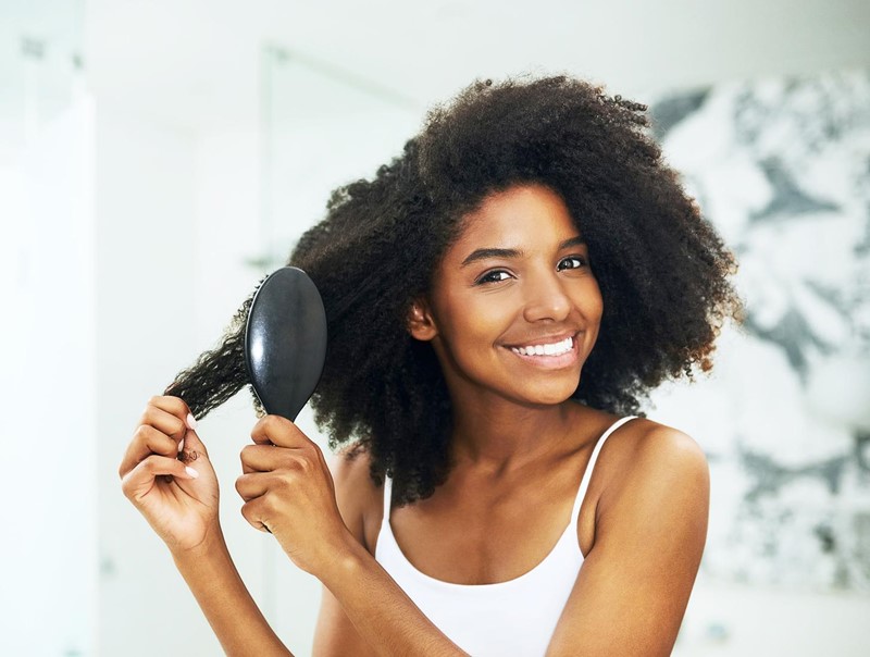 Have Curly Hair? These Detangling Brushes Are For You