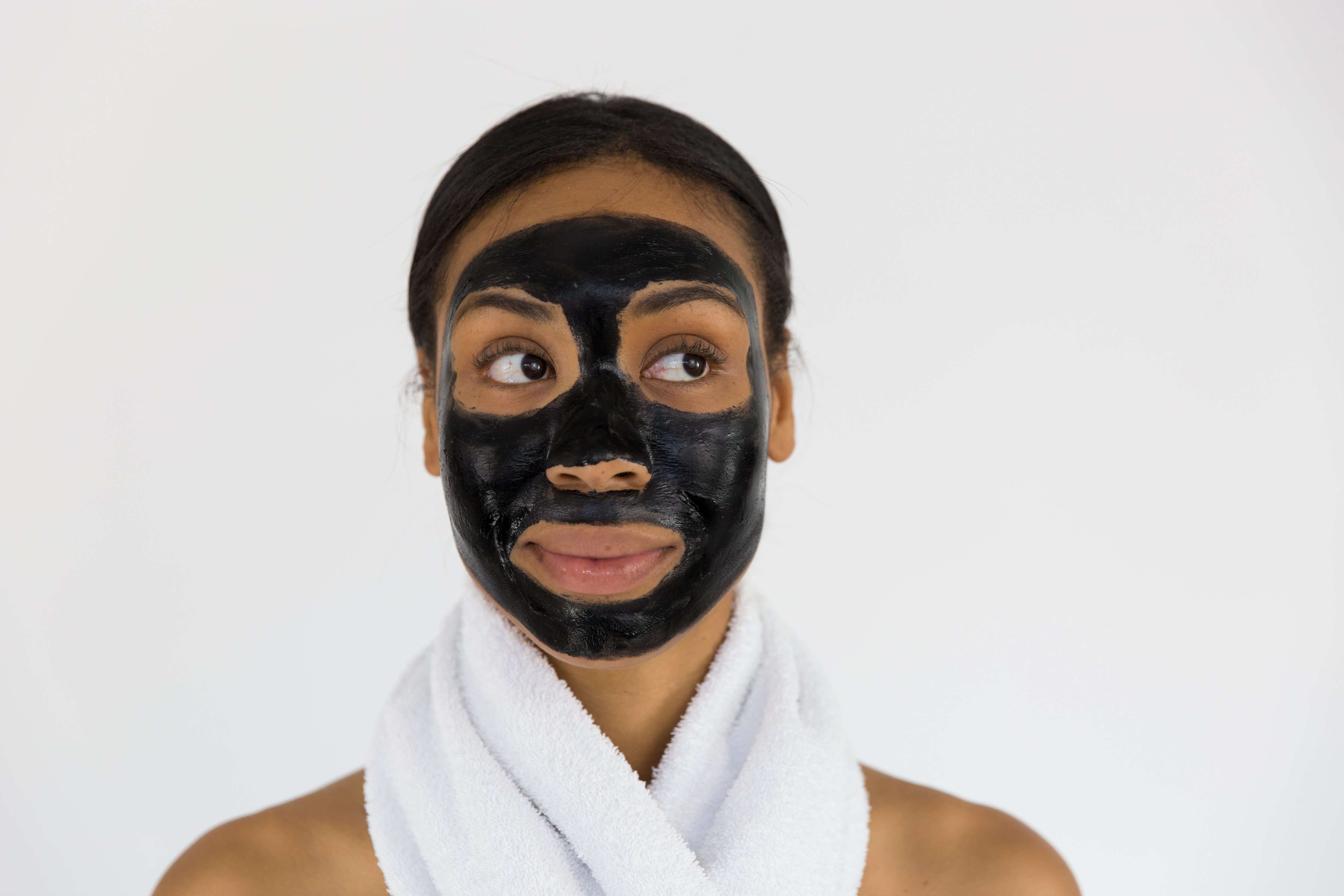 Overcome Your Fear Of Acne Breakouts With These 5 Dermatologist Approved Face Masks