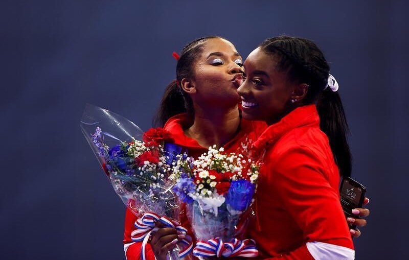 pix Jordan Chiles Siblings fix your sister s crown simone biles